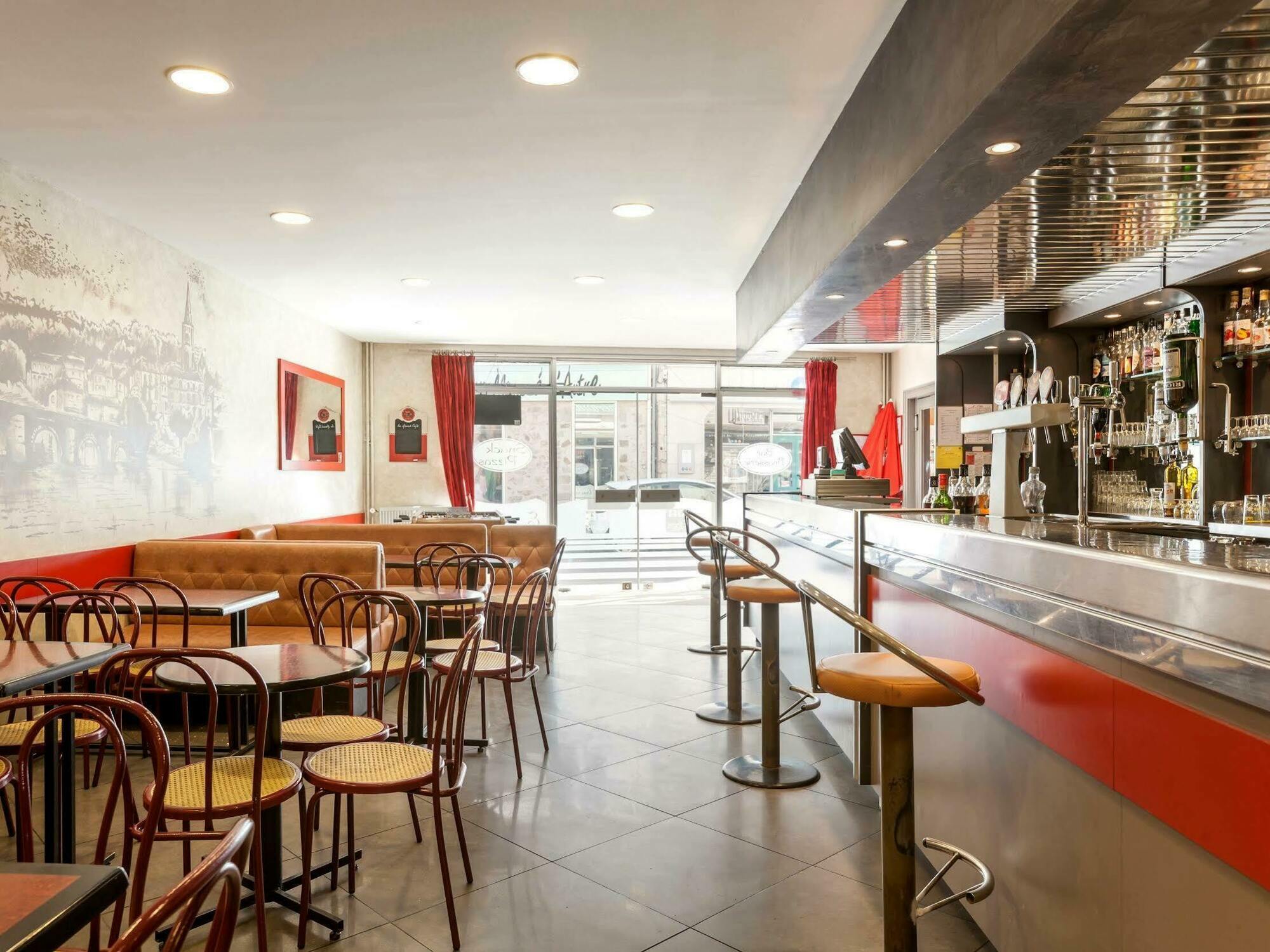 Logis Emeraude Hotel Confolens