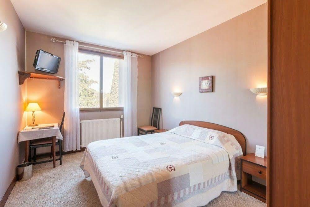 Logis Emeraude 2*